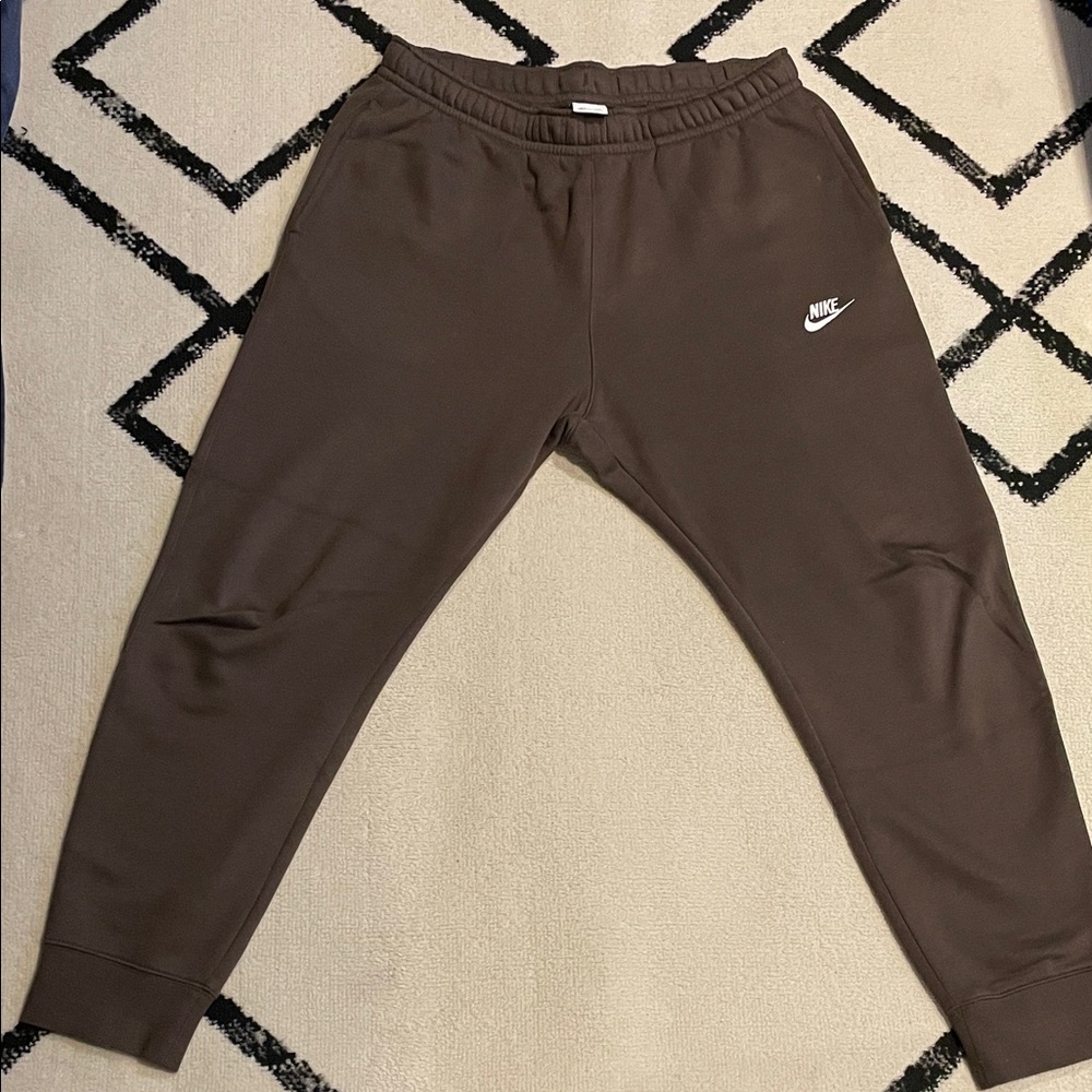 Nike Men’s Chocolate Brown Sweatpants